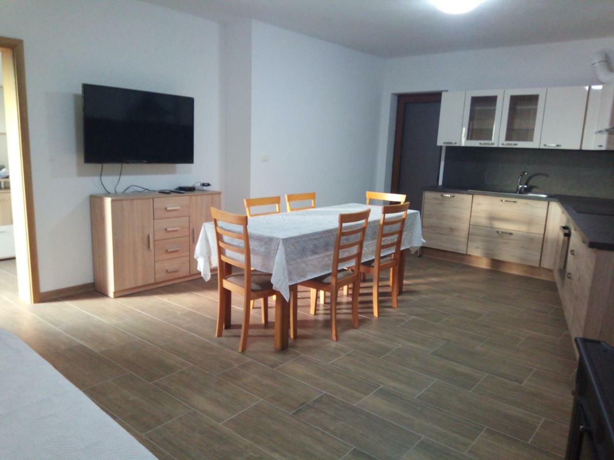 Apartmaji Matazin Črni Kal Eksteriør bilde