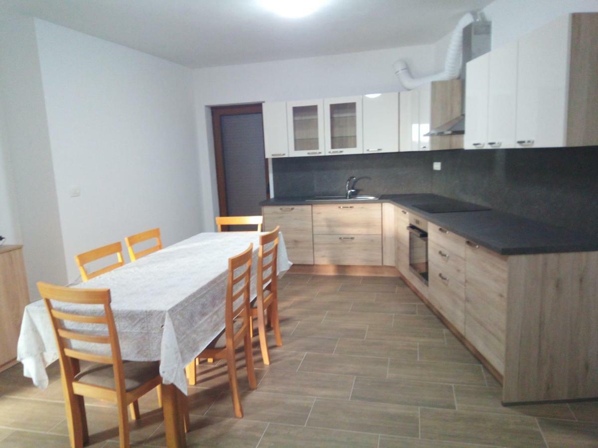 Apartmaji Matazin Črni Kal Eksteriør bilde